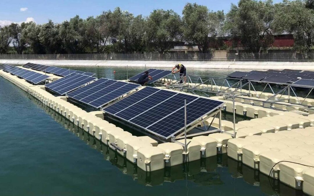 Il Futuro Sostenibile Galleggia: Fotovoltaico Flottante in Azione